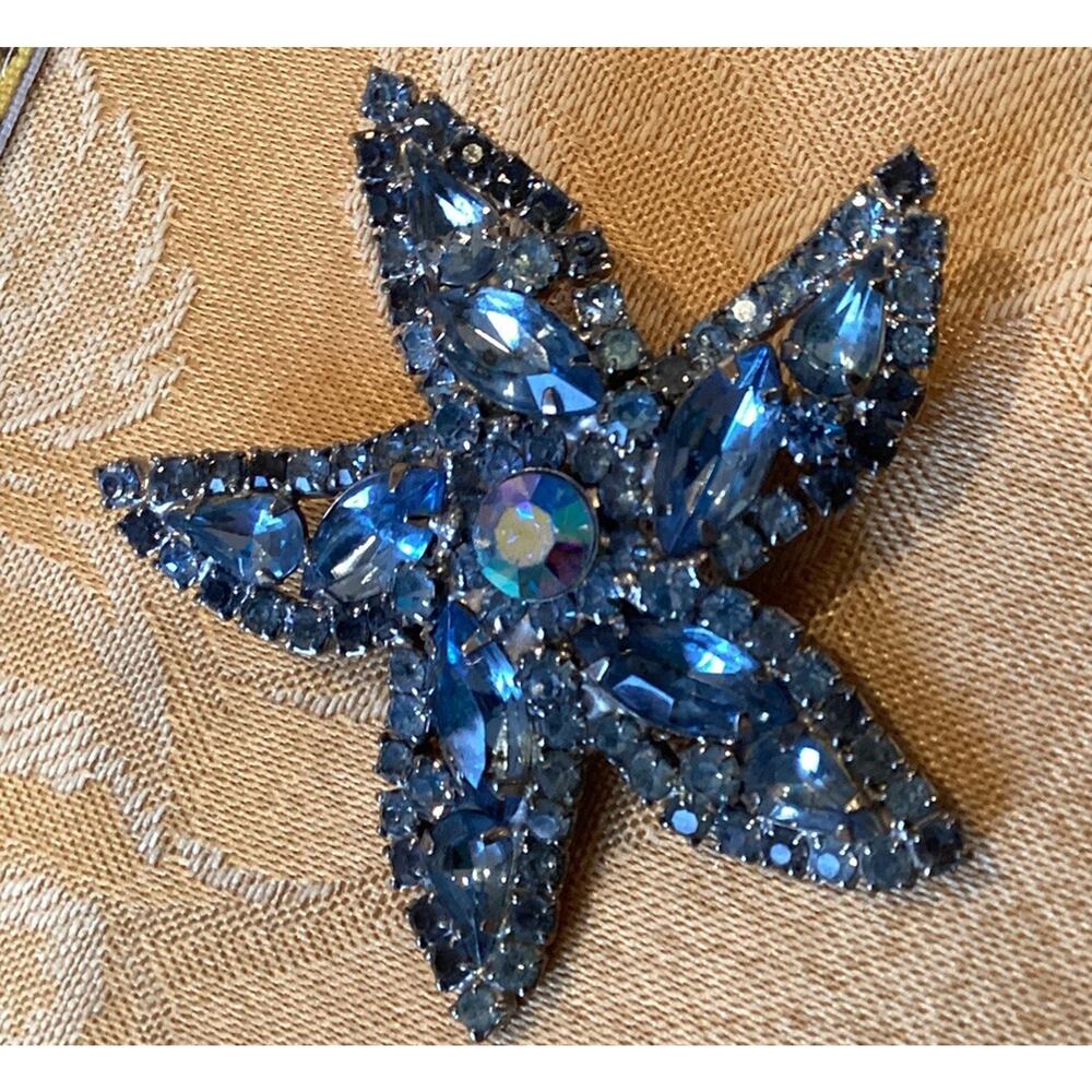 Vtg WEISS Something Old Blue Rhinestone Star Fish Brooch Pin Prong Set 2.75” - Picture 4 of 7